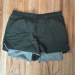 VRST men’s large athletic shorts. Never worn brand new!
